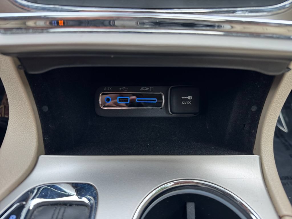 Used 2017 Jeep Grand Cherokee Limited AWD/4WD image 23