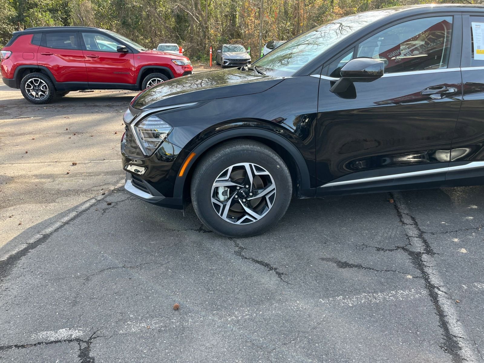 Used 2025 Kia Sportage LX image 9