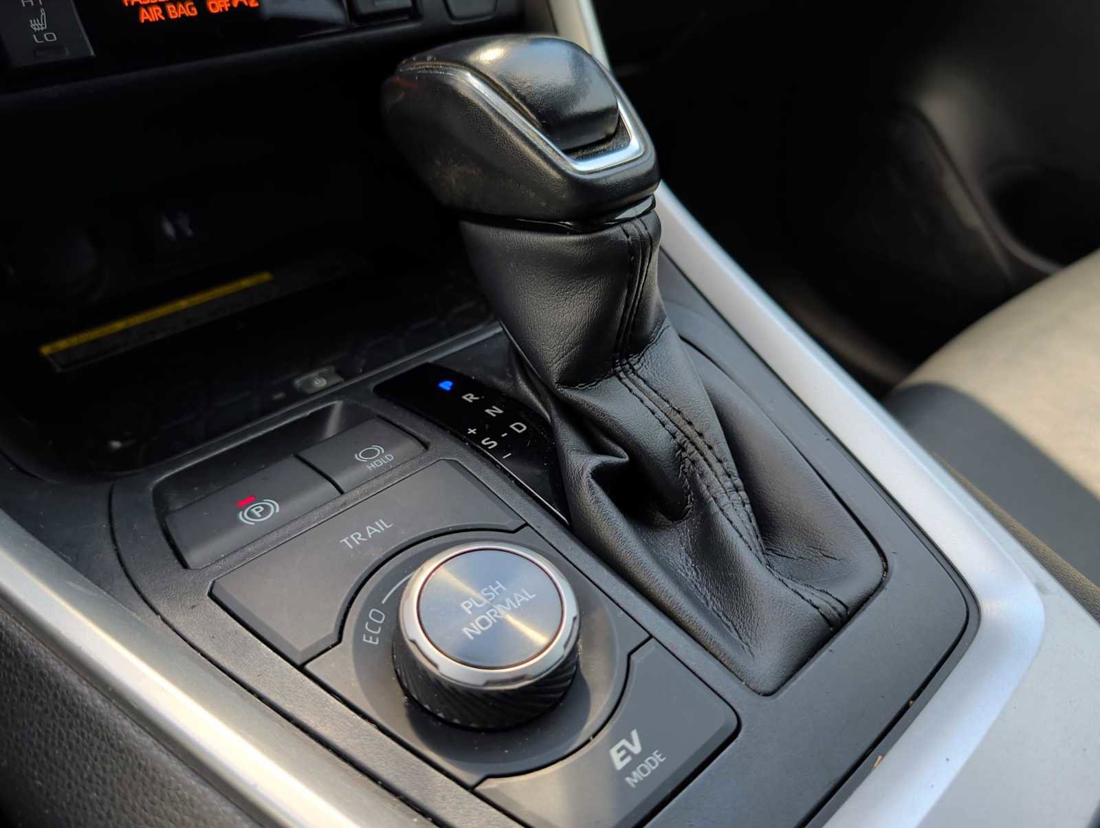 Used 2019 Toyota RAV4 XSE image 22