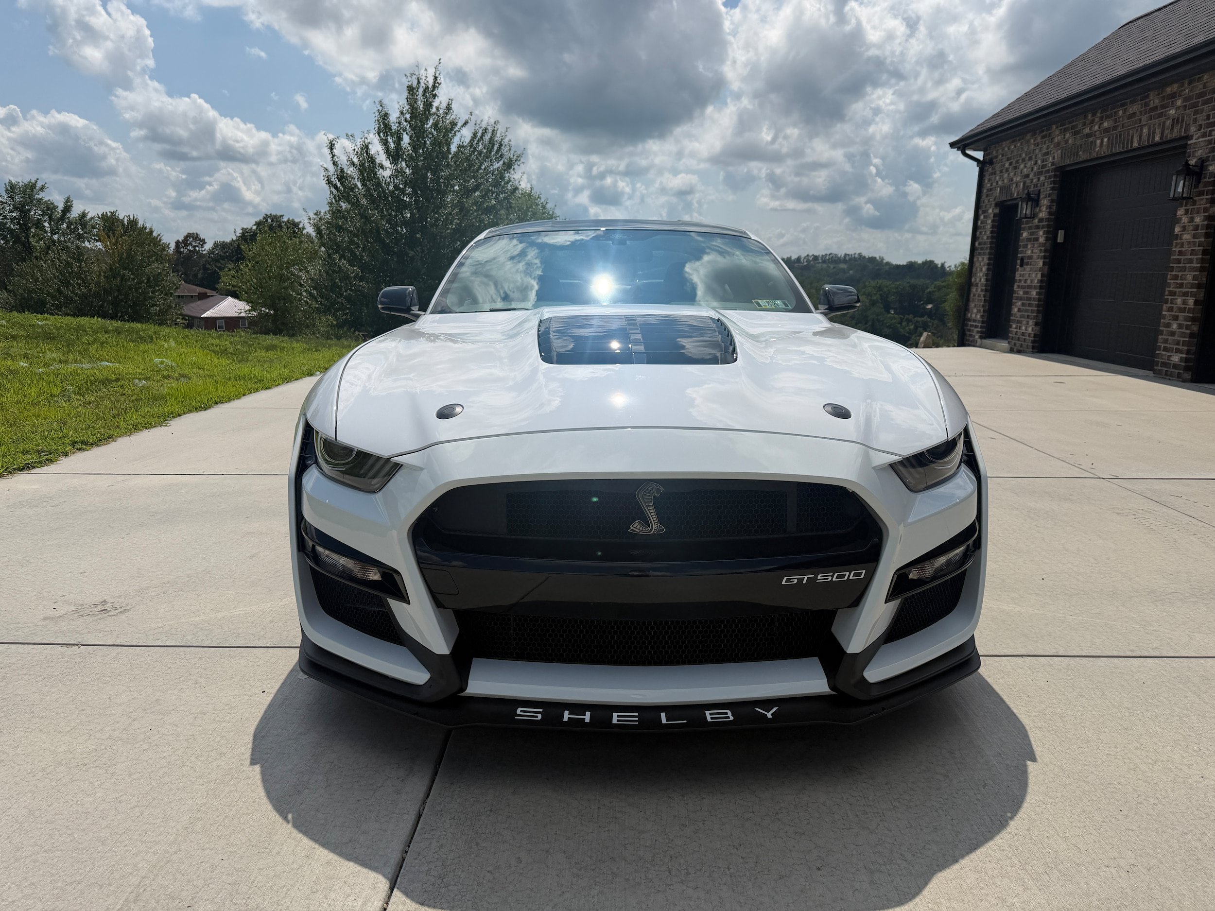 Used 2022 Ford Mustang Shelby GT500 w/ Technology Package RWD image 2