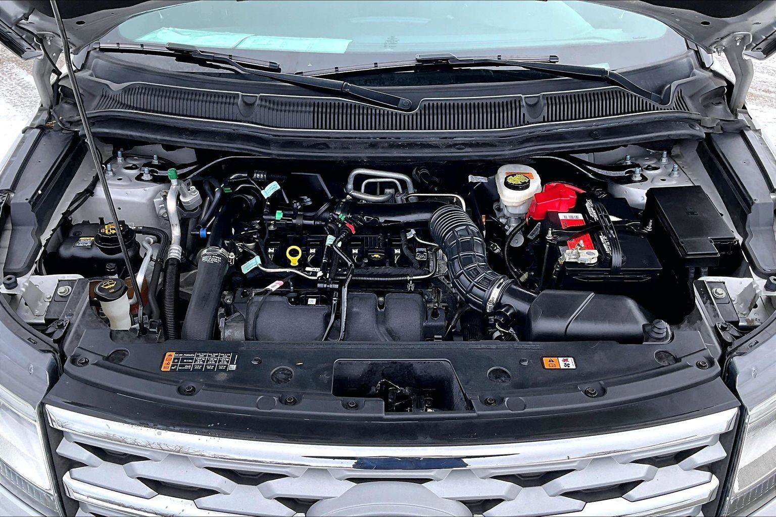 Used 2019 Ford Explorer XLT image 25