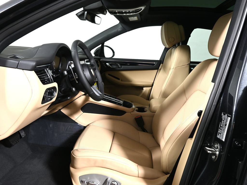 New 2026 Porsche Macan AWD/4WD image 5
