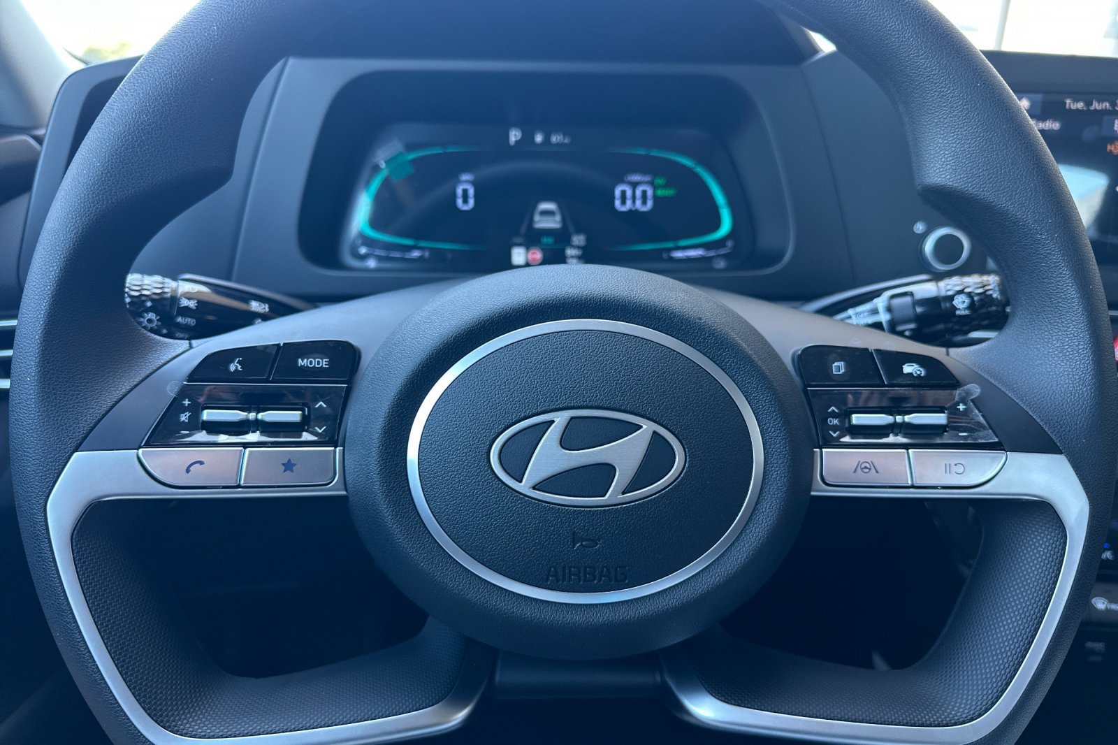 New 2026 Hyundai Elantra Hybrid FWD image 23
