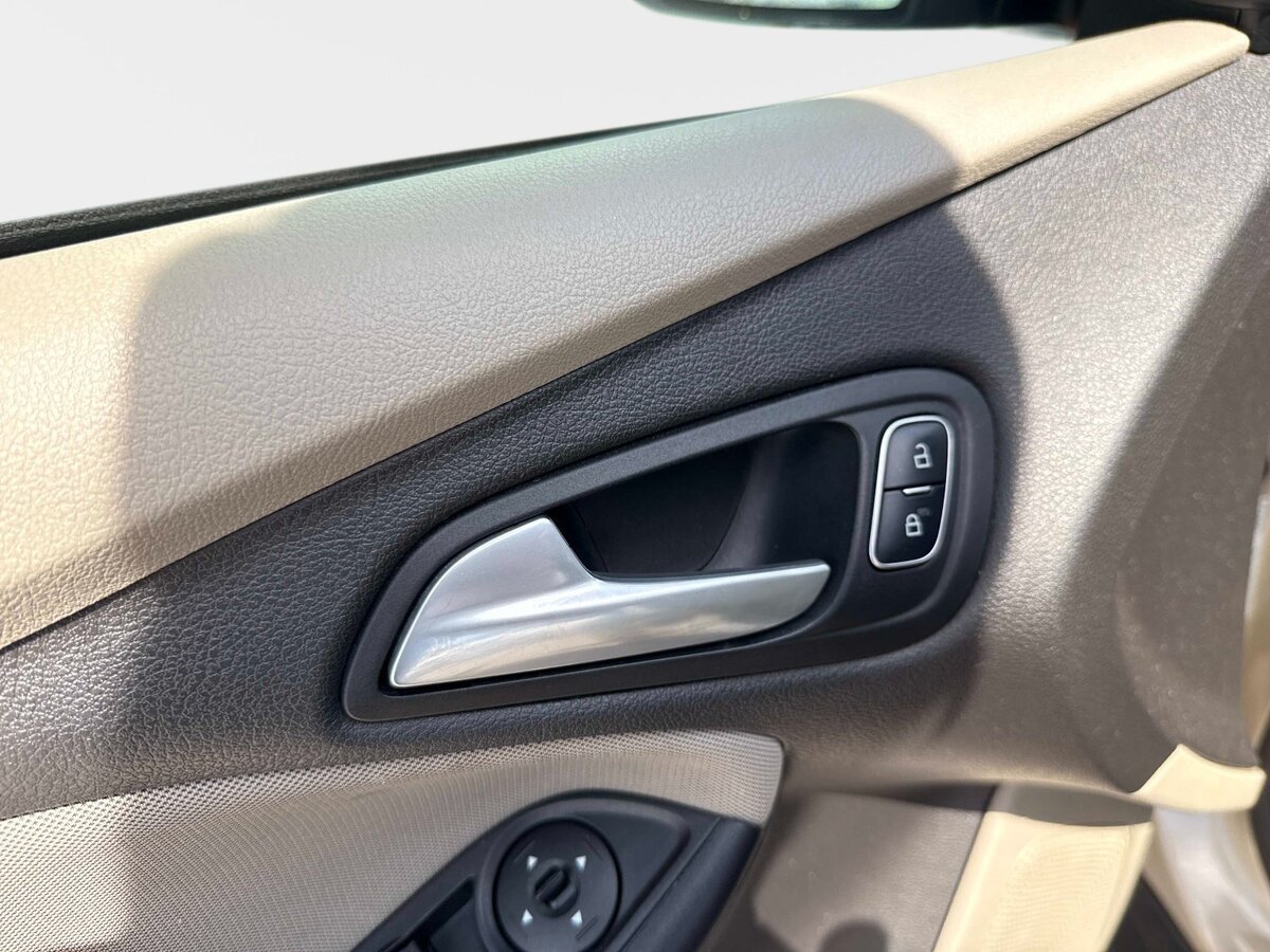 Used 2018 Ford Focus SE FWD image 17