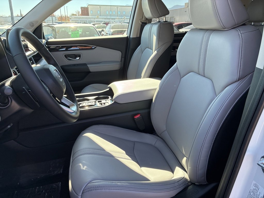 New 2025 Honda Pilot EX-L image 10