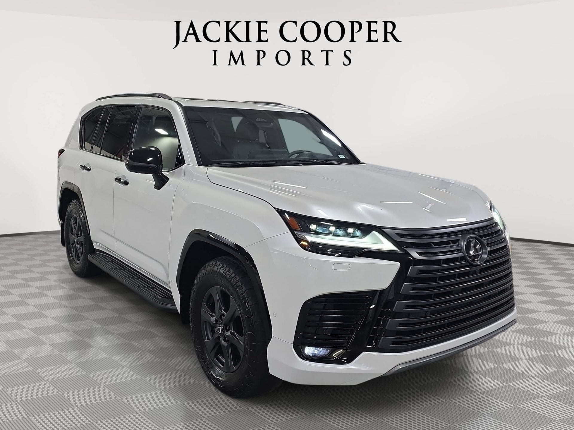 Used 2025 Lexus LX 700h Overtrail w/ Accessory Package (Z1) AWD/4WD image 3