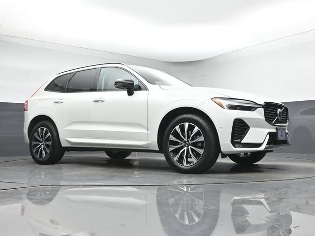 Used 2024 Volvo XC60 B5 Plus w/ Protection Package Premier AWD/4WD image 29