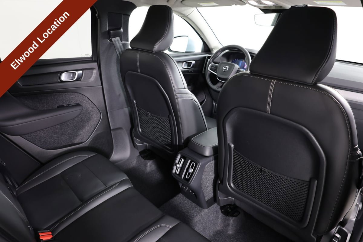 Used 2025 Volvo XC40 B5 Core AWD/4WD image 39
