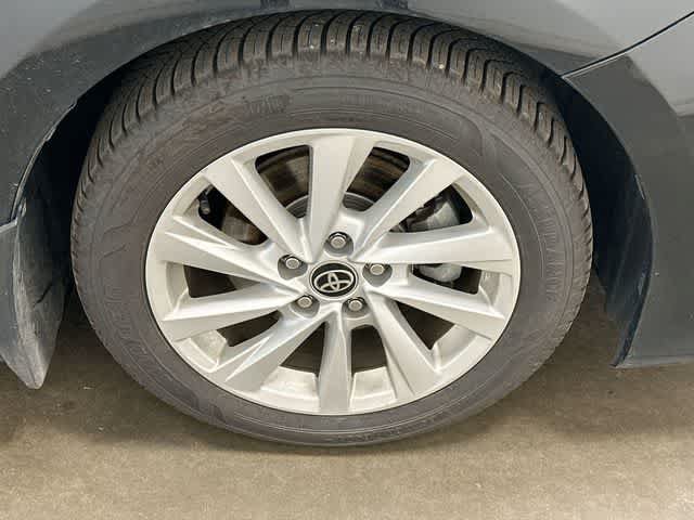 Used 2022 Toyota Camry LE FWD image 5