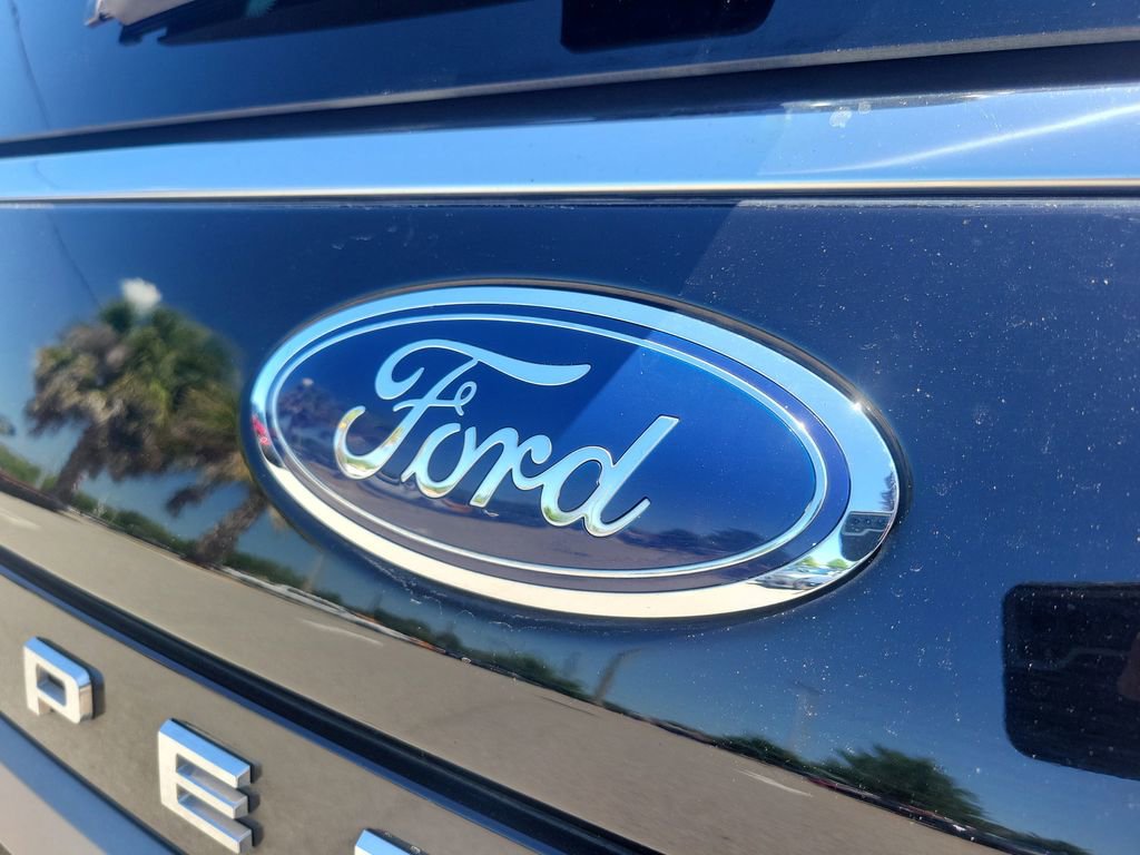 Used 2024 Ford Expedition XLT image 8