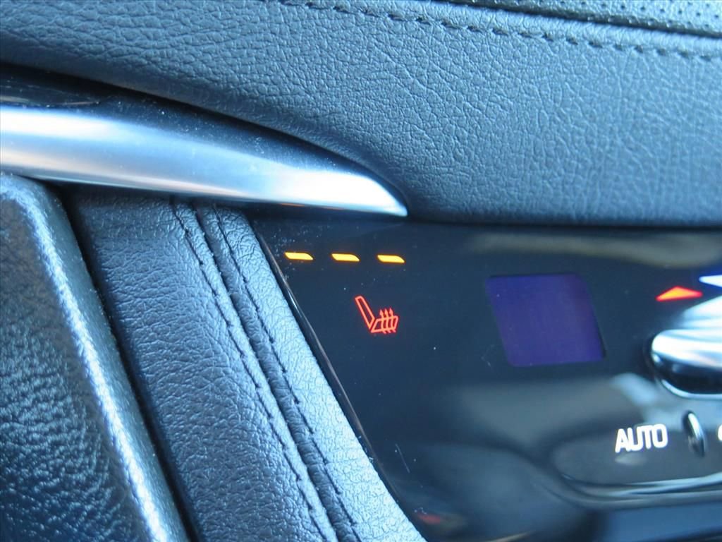 Used 2025 Cadillac XT5 Premium Luxury image 15