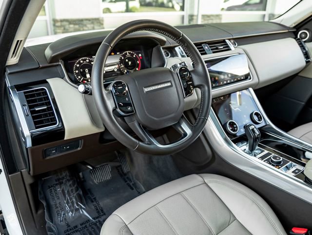 Used 2018 Land Rover Range Rover Sport HSE image 16