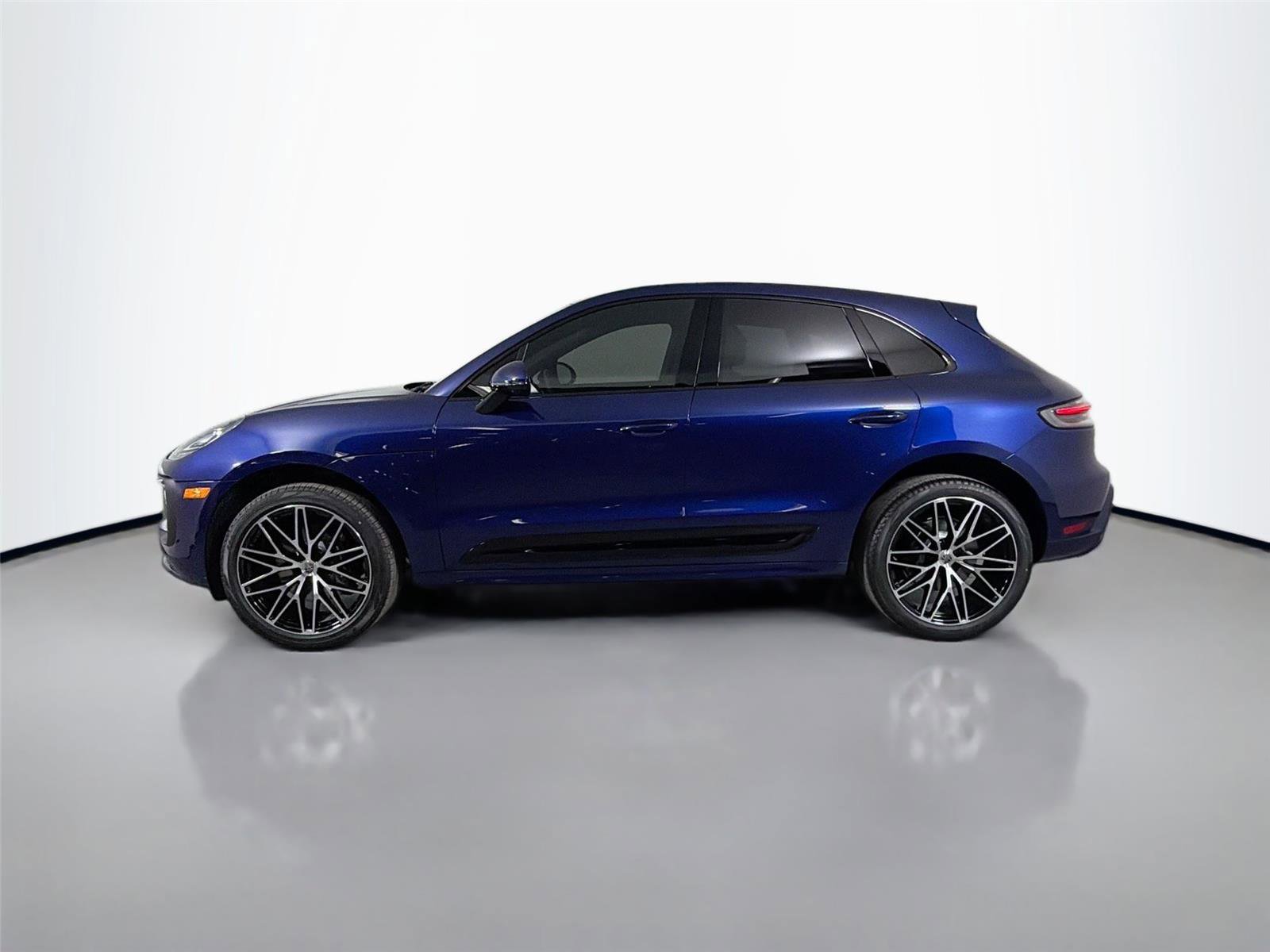 Certified 2026 Porsche Macan Turbo AWD/4WD image 2
