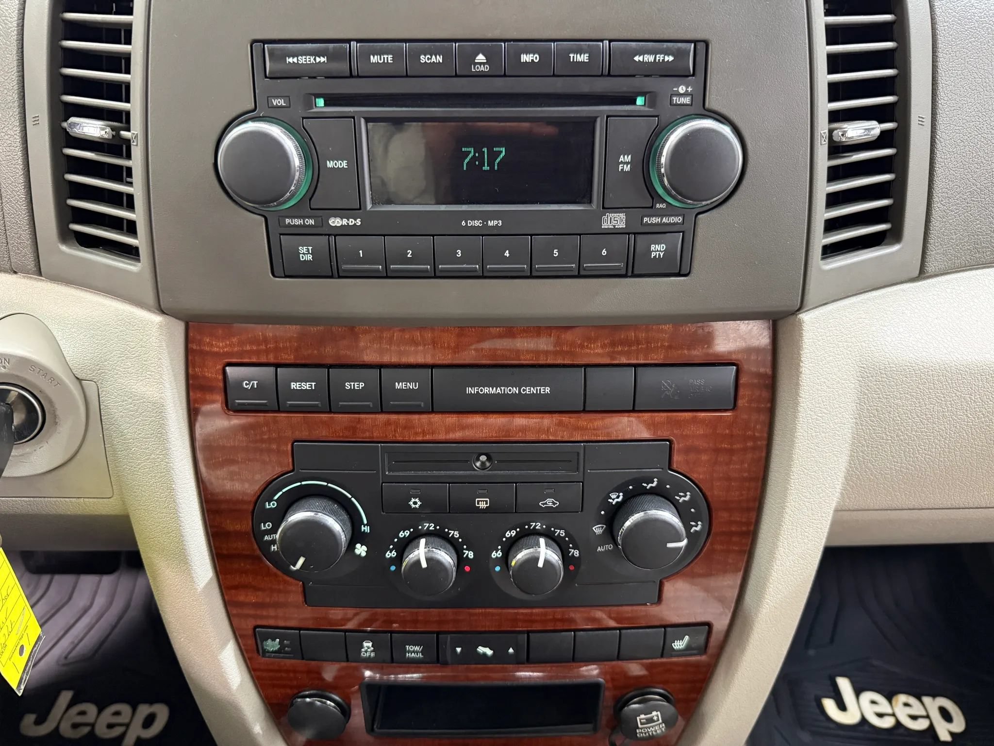 Used 2005 Jeep Grand Cherokee Limited AWD/4WD image 22