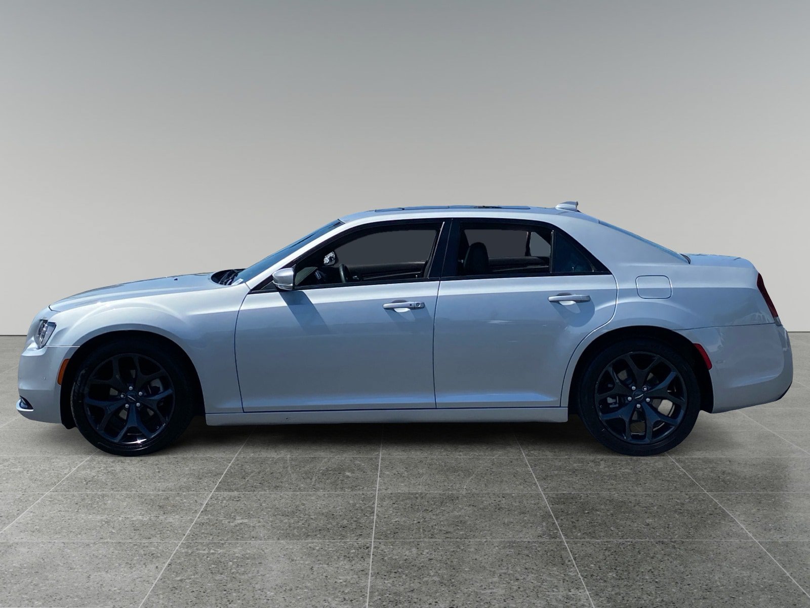 Used 2023 Chrysler 300 S RWD image 2