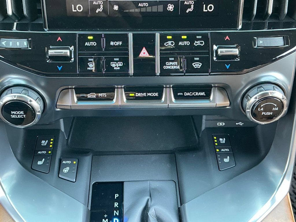 Certified 2026 Lexus LX 600 4WD w/ Accessory Package (2T) image 29