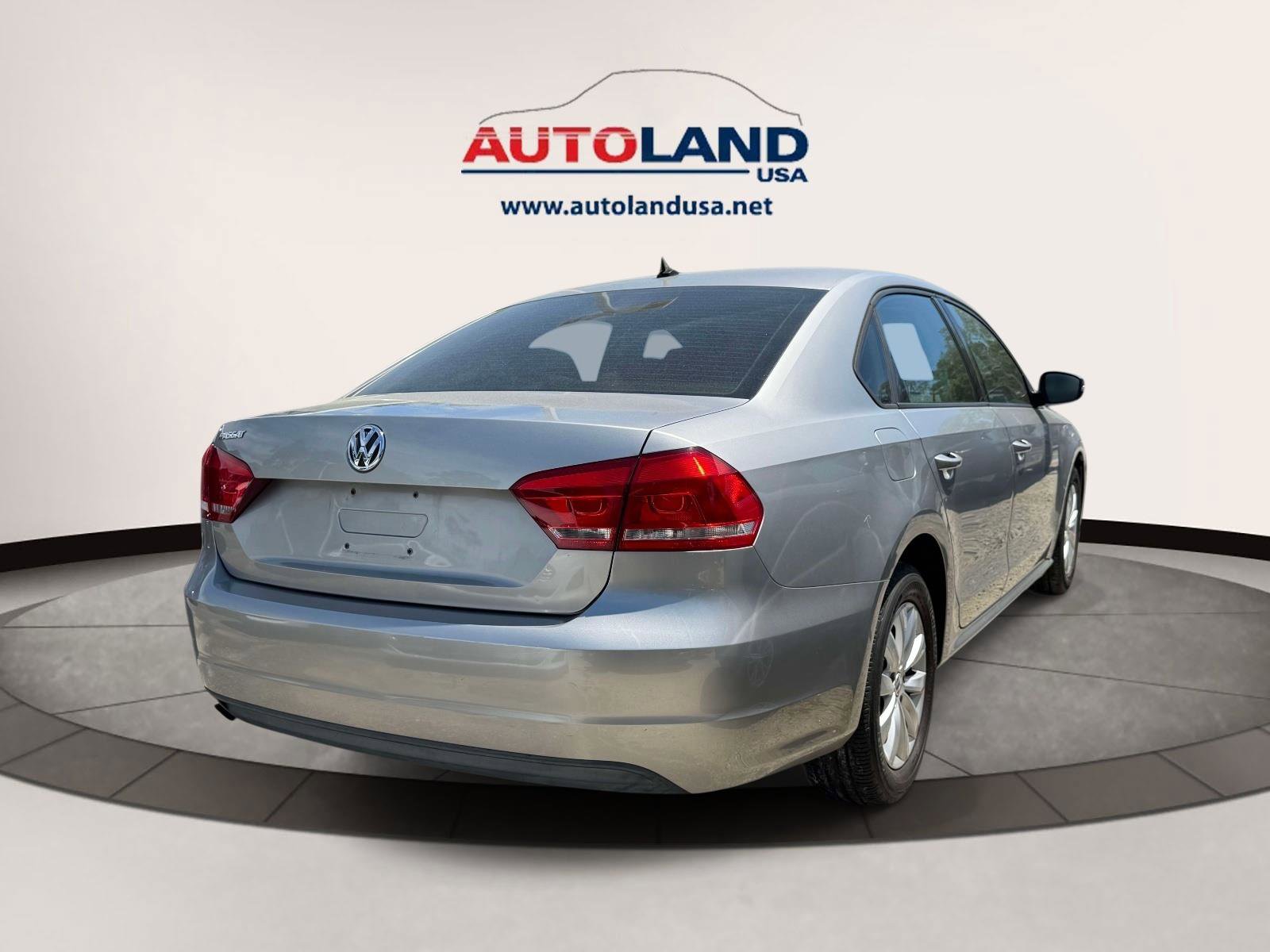 Used 2013 Volkswagen Passat 2.5 S FWD image 3