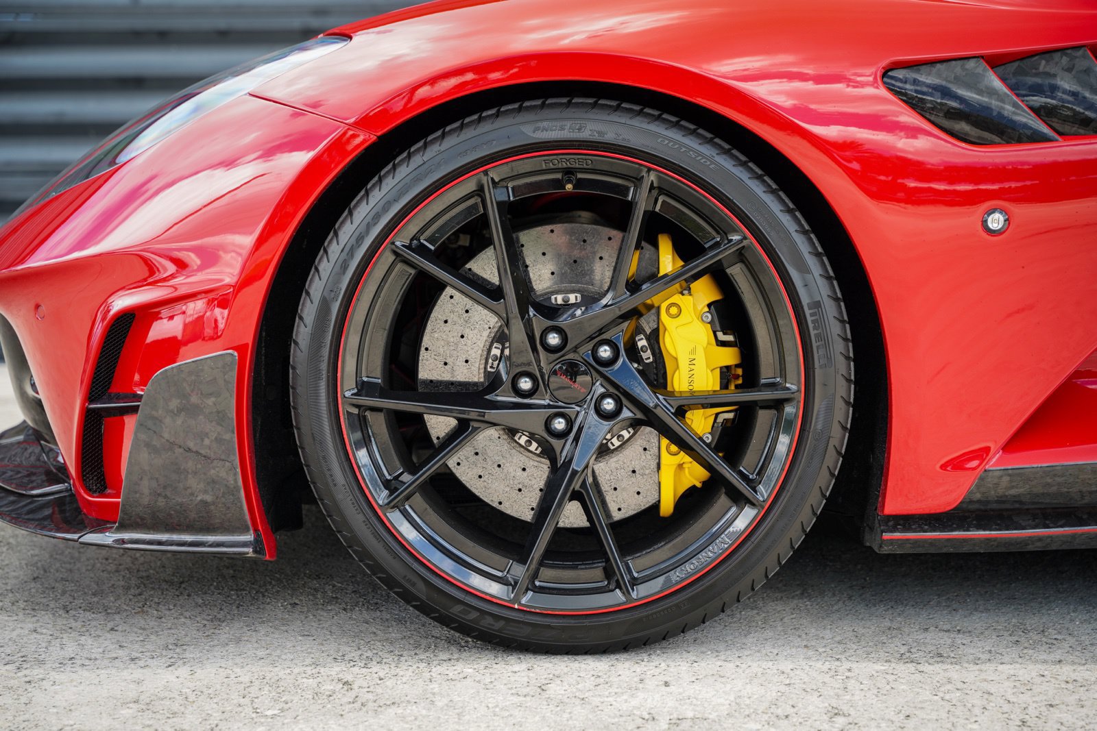 Used 2020 Ferrari 812 Superfast RWD image 30