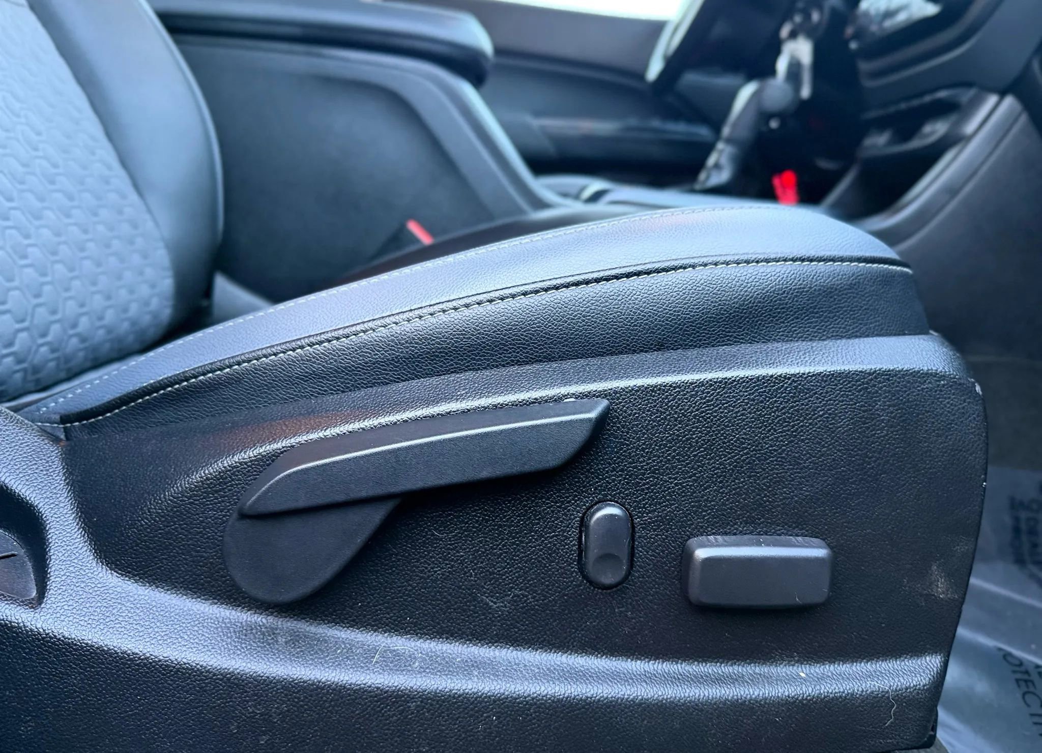 Used 2017 Chevrolet Colorado Z71 image 37