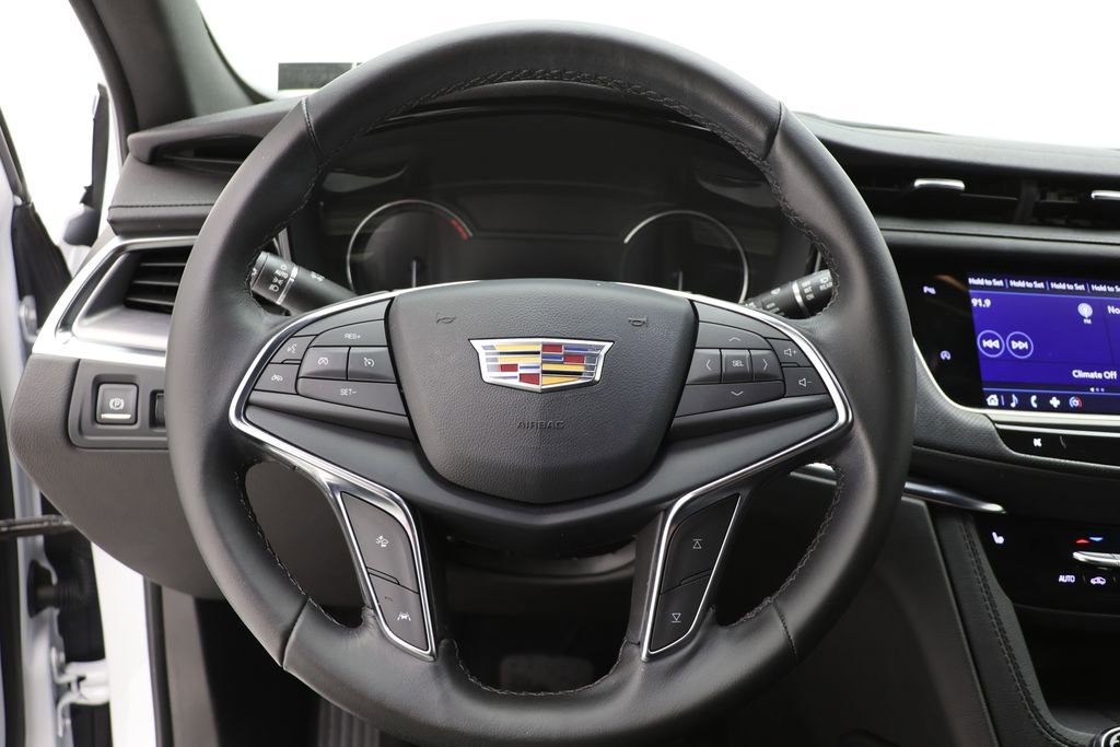 Used 2023 Cadillac XT5 Luxury AWD/4WD image 16
