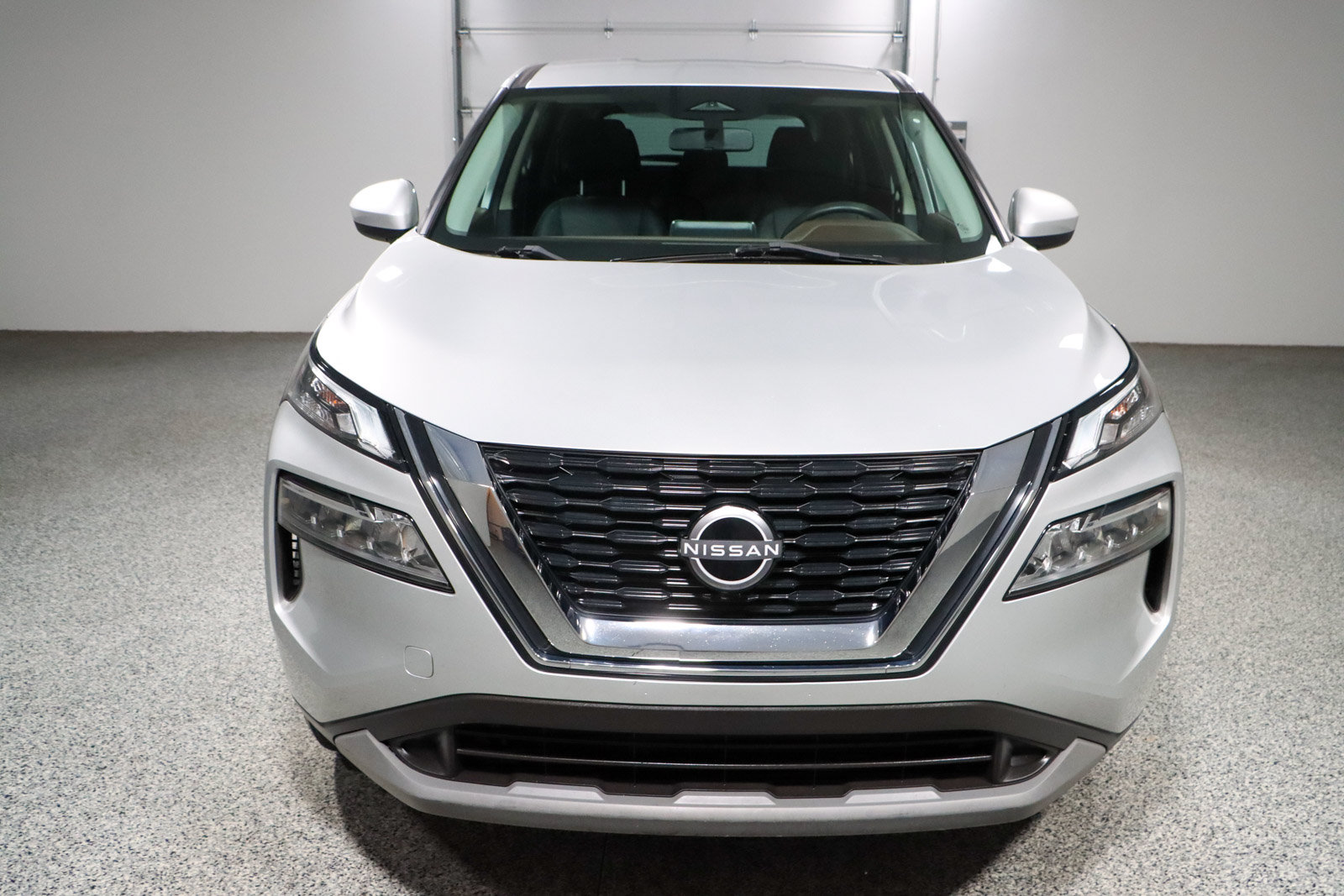 Used 2023 Nissan Rogue SV FWD image 4