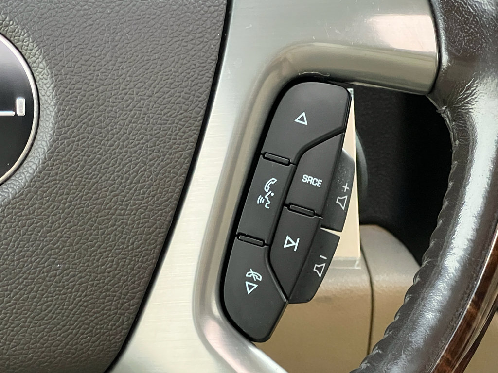 Used 2011 GMC Yukon Denali image 26