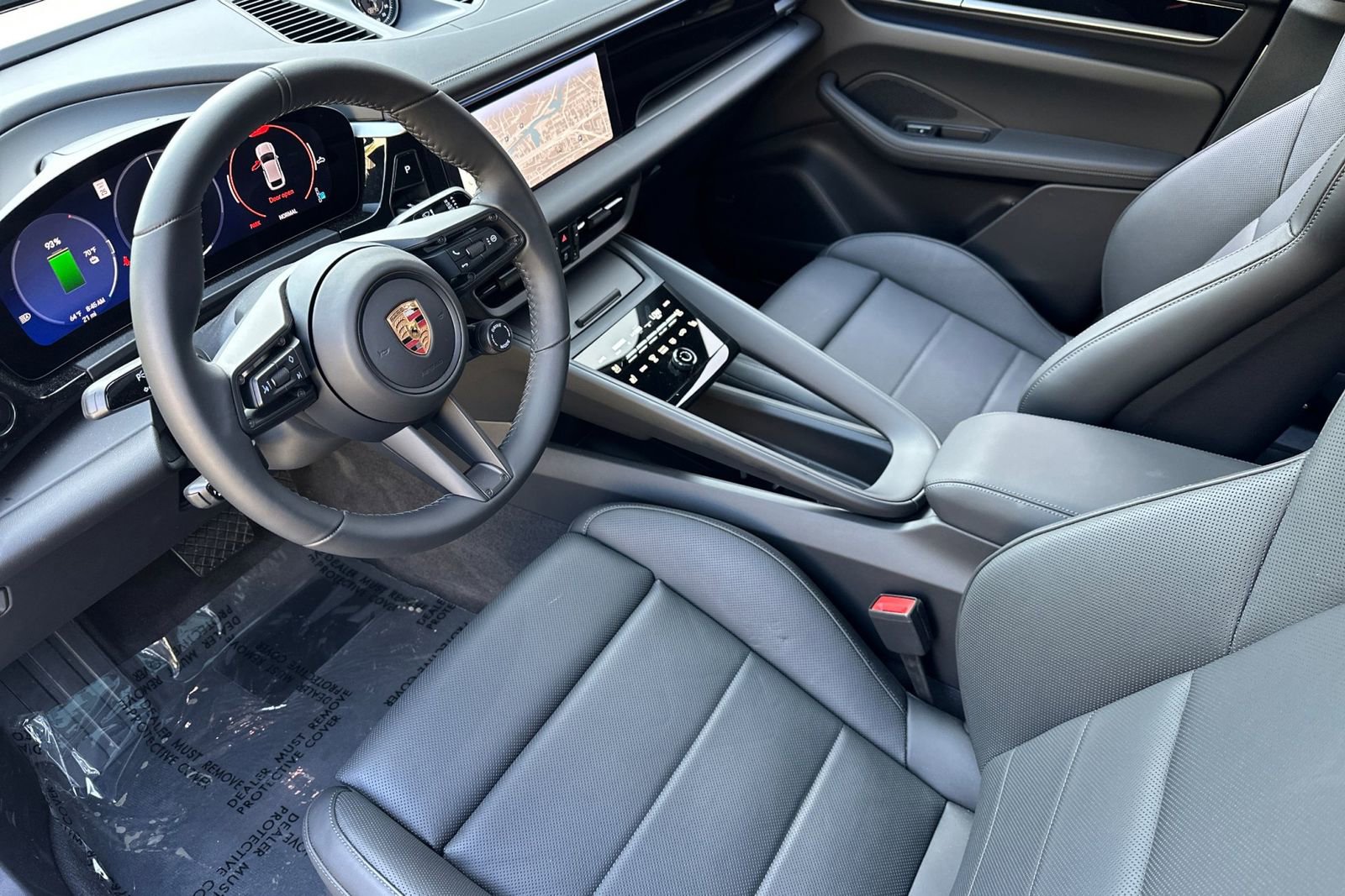 New 2025 Porsche Macan Electric image 4