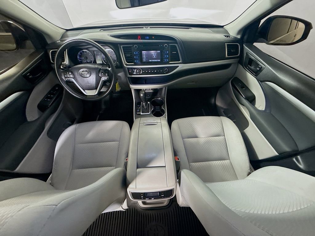 Certified 2019 Toyota Highlander LE image 21