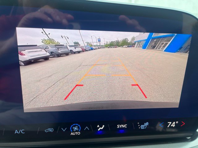 New 2027 Chevrolet Traverse LT w/ Sun and Wheel Package FWD image 32