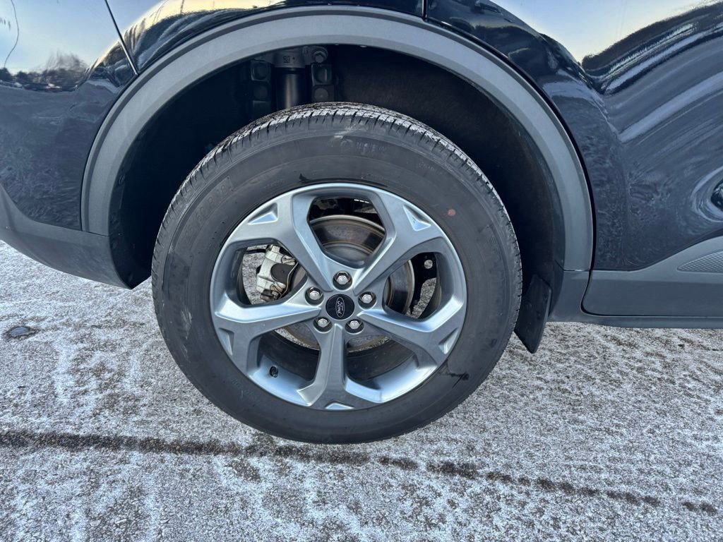 Certified 2025 Ford Escape ST-Line image 3