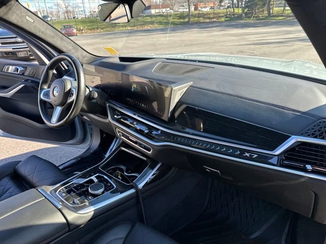 Used 2024 BMW X7 xDrive40i w/ M Sport Package image 39