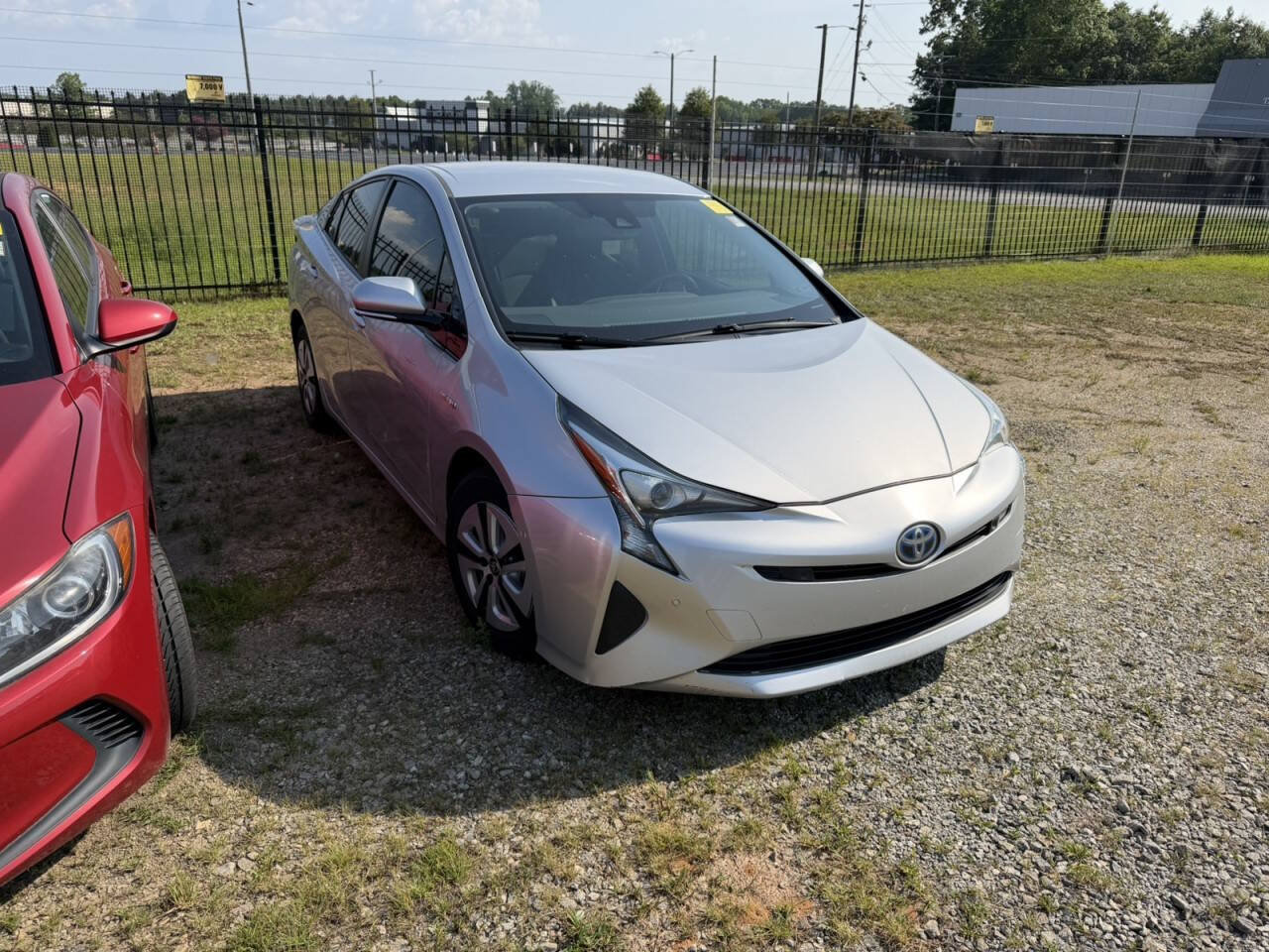 Used 2017 Toyota Prius Four FWD image 3