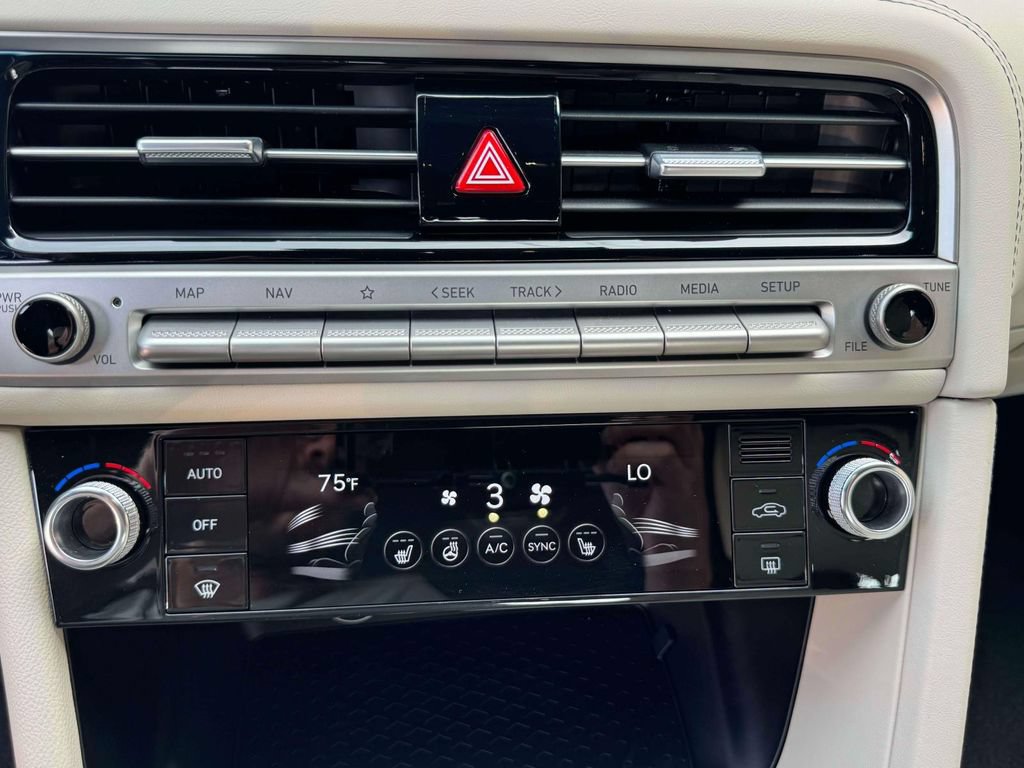 Certified 2026 Genesis G70 2.5T AWD/4WD image 31