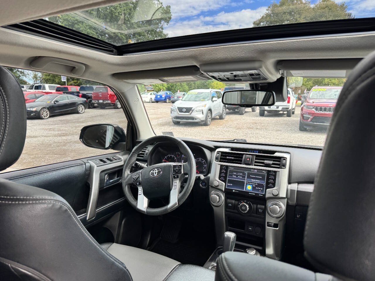 Used 2021 Toyota 4Runner SR5 Premium w/ Moonroof Package AWD/4WD image 17