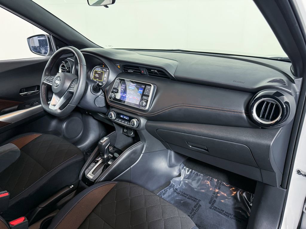Used 2018 Nissan Kicks SR image 10