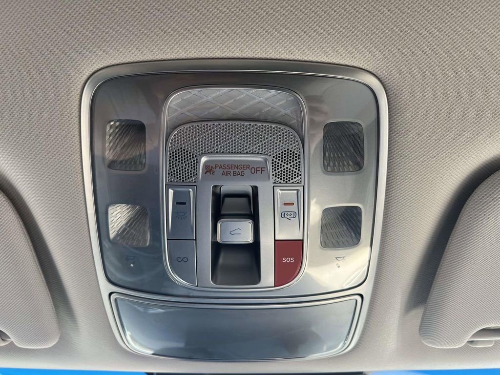 Used 2023 Genesis GV70 2.5T w/ Advanced Package image 31