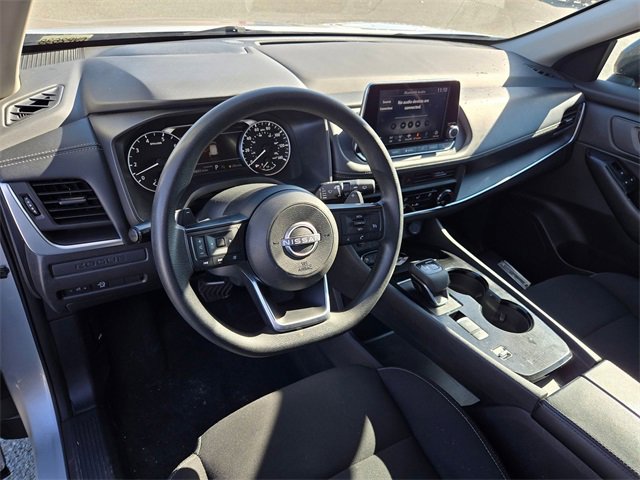 Used 2024 Nissan Rogue S image 9