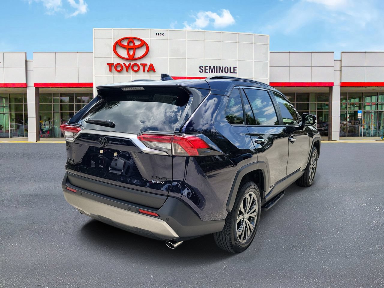 Used 2025 Toyota RAV4 Limited AWD/4WD image 3