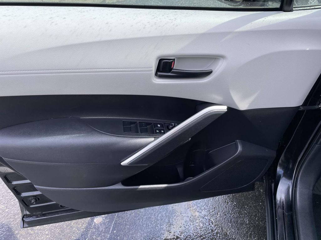 Used 2023 Toyota Corolla Cross L image 26