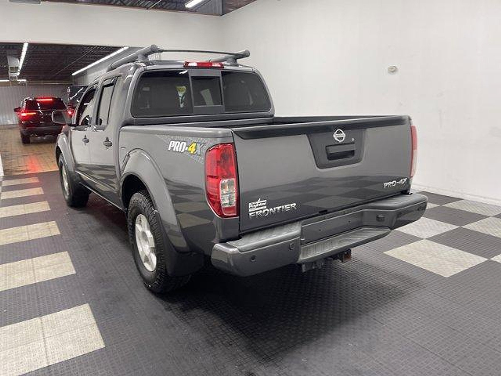 Used 2021 Nissan Frontier PRO-4X w/ Pro-4x Utility Package AWD/4WD image 2