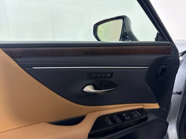 Certified 2025 Lexus ES 300h w/ Technology Package FWD image 27
