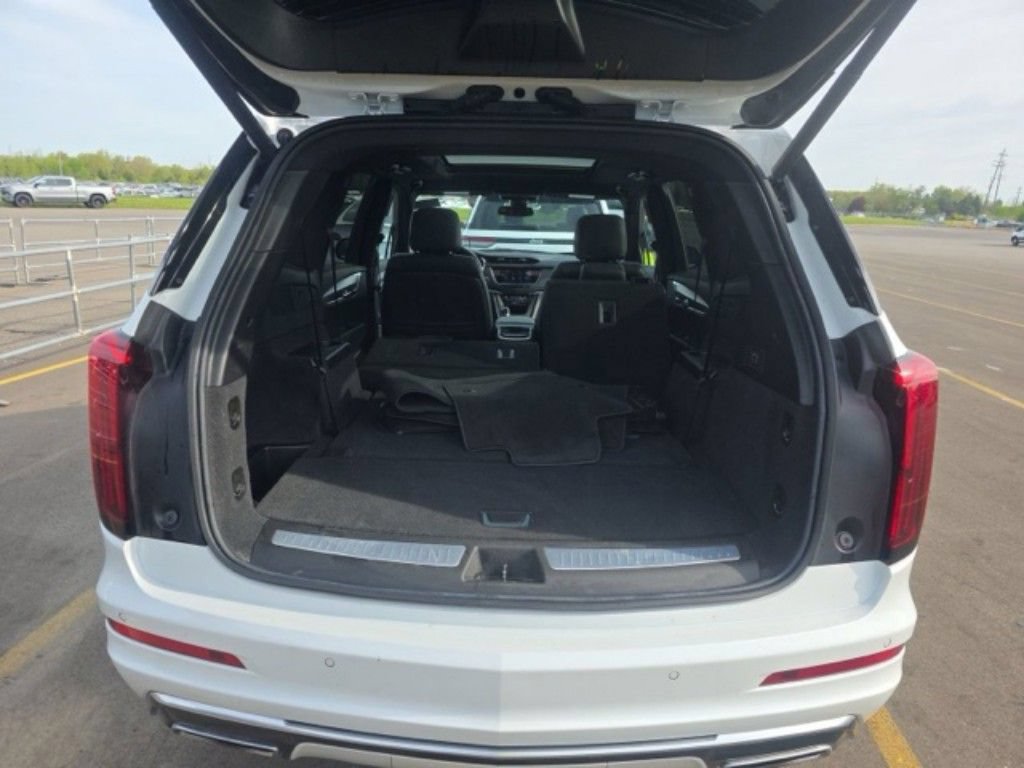 Used 2024 Cadillac XT6 Luxury w/ LPO, Floor Liner Package AWD/4WD image 18