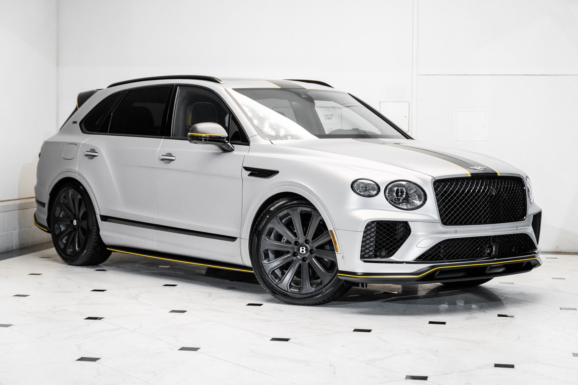New 2025 Bentley Bentayga image 1