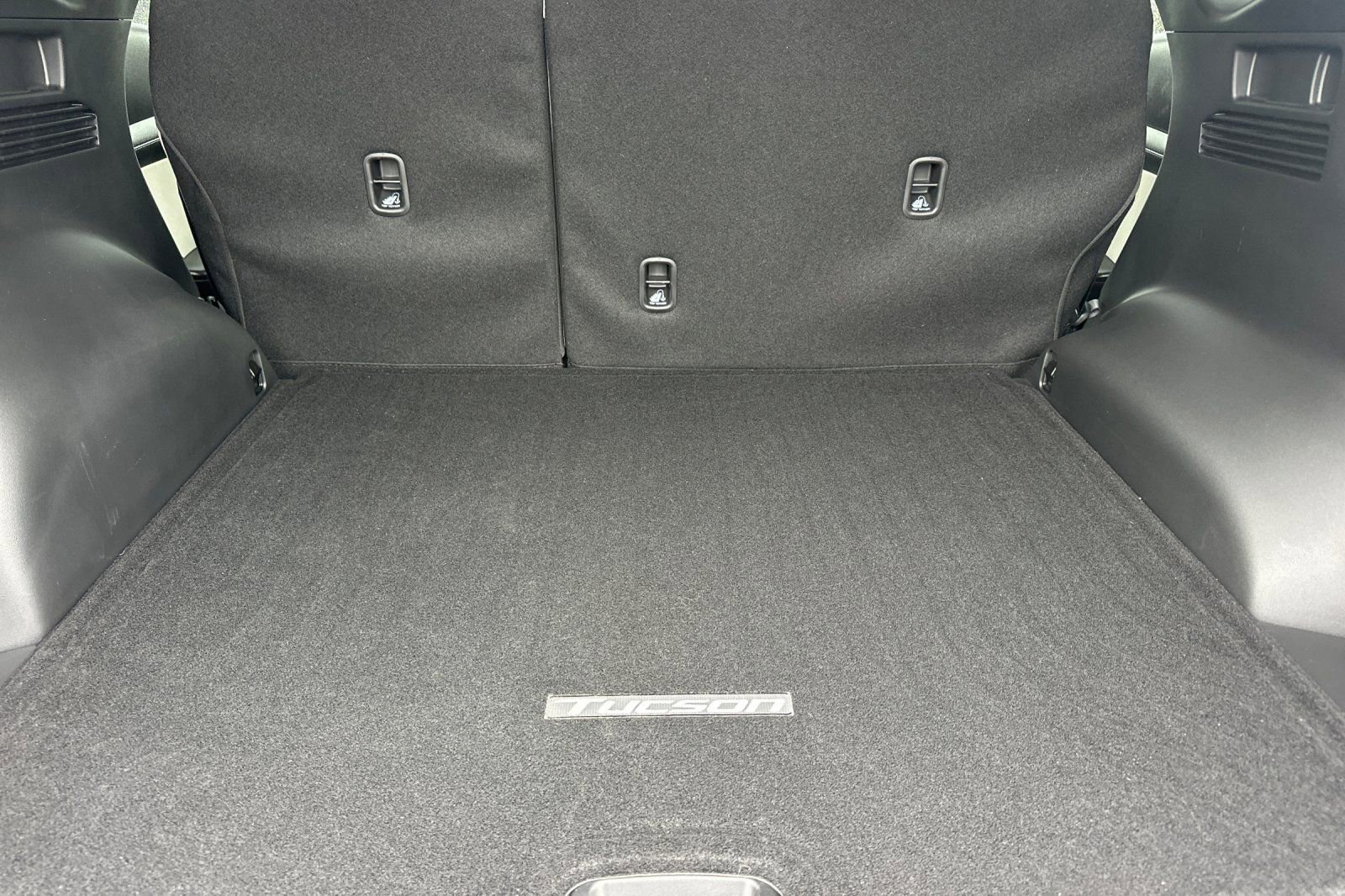 Used 2025 Hyundai Tucson Limited image 17