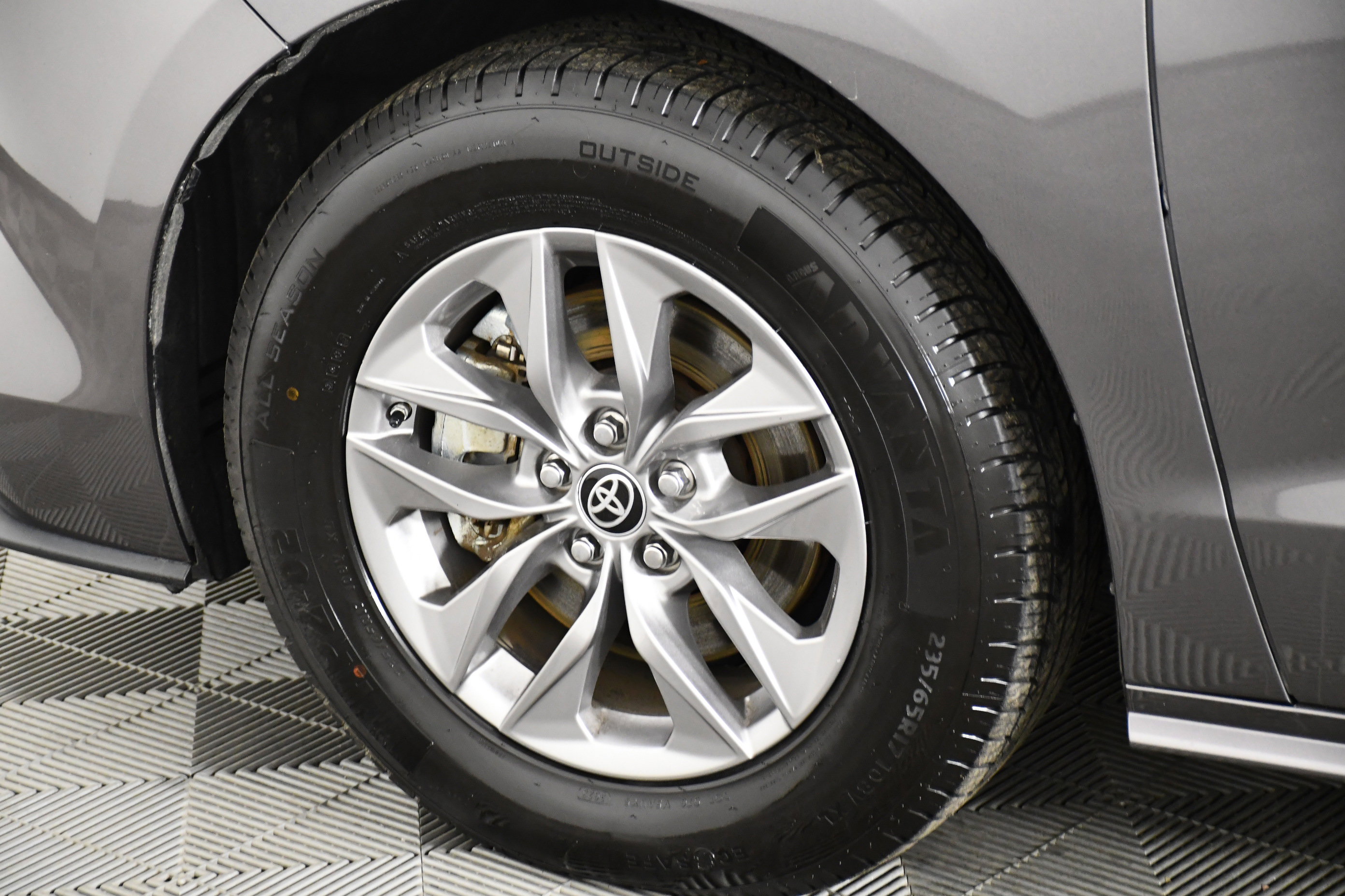 Used 2024 Toyota Sienna XLE image 50