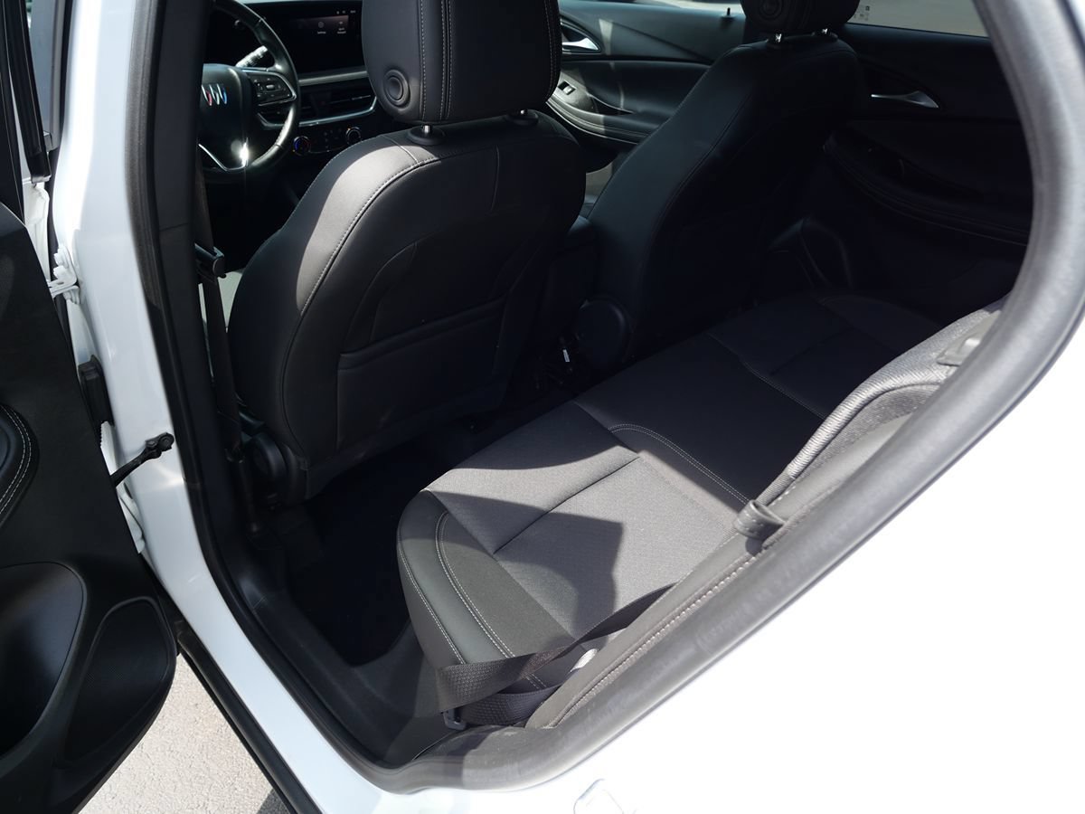 Used 2024 Buick Encore GX Preferred FWD image 19