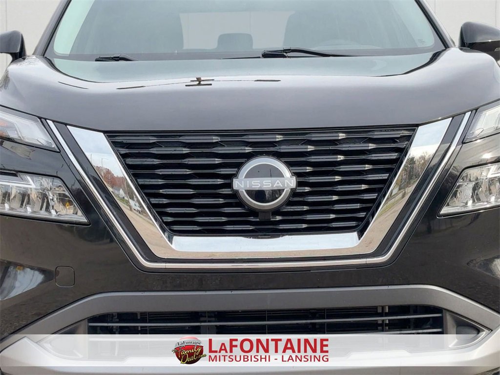 Used 2022 Nissan Rogue SV image 9