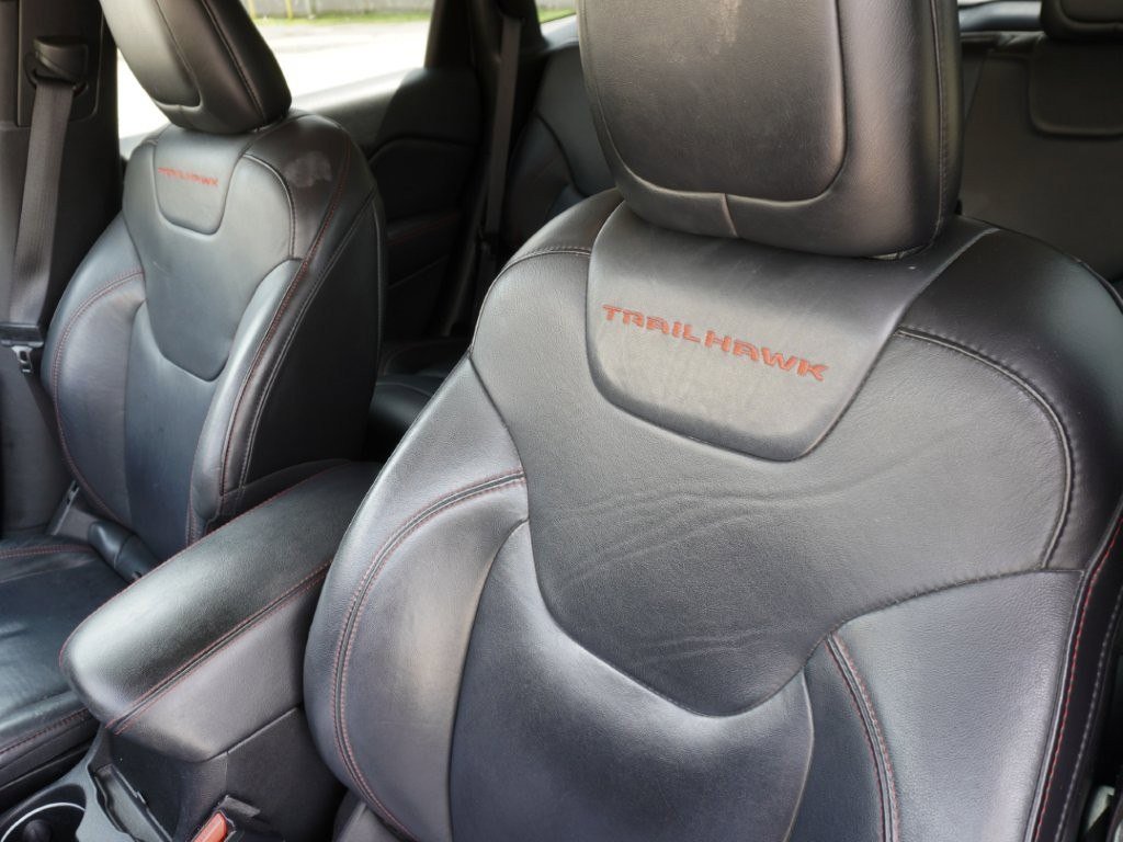 Used 2015 Jeep Cherokee Trailhawk w/ Comfort/Convenience Group image 16