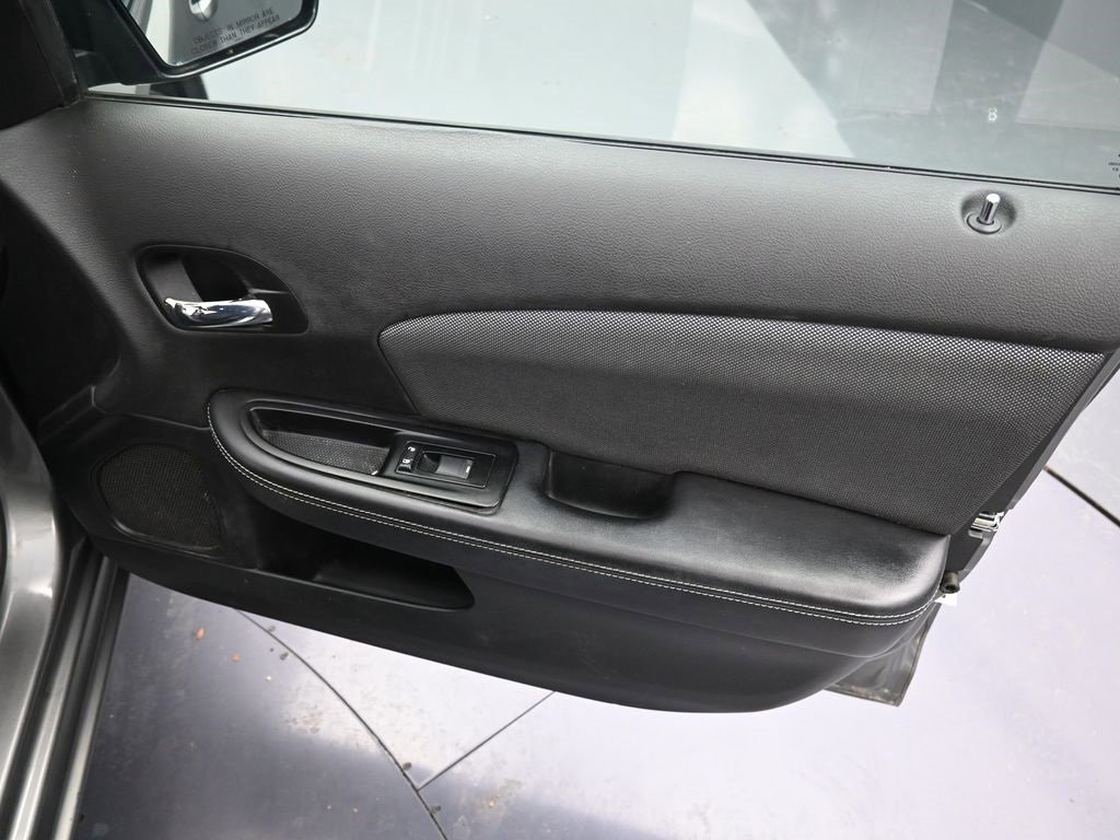 Used 2012 Dodge Avenger SXT image 29