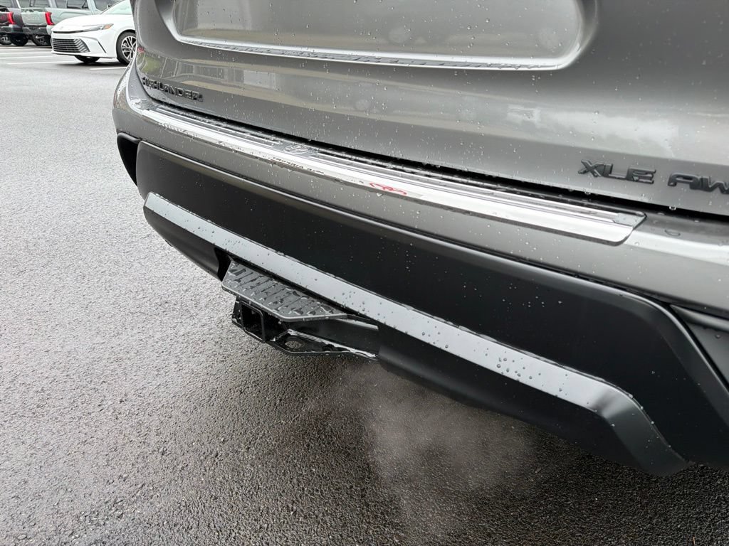 New 2026 Toyota Highlander XLE AWD/4WD image 3